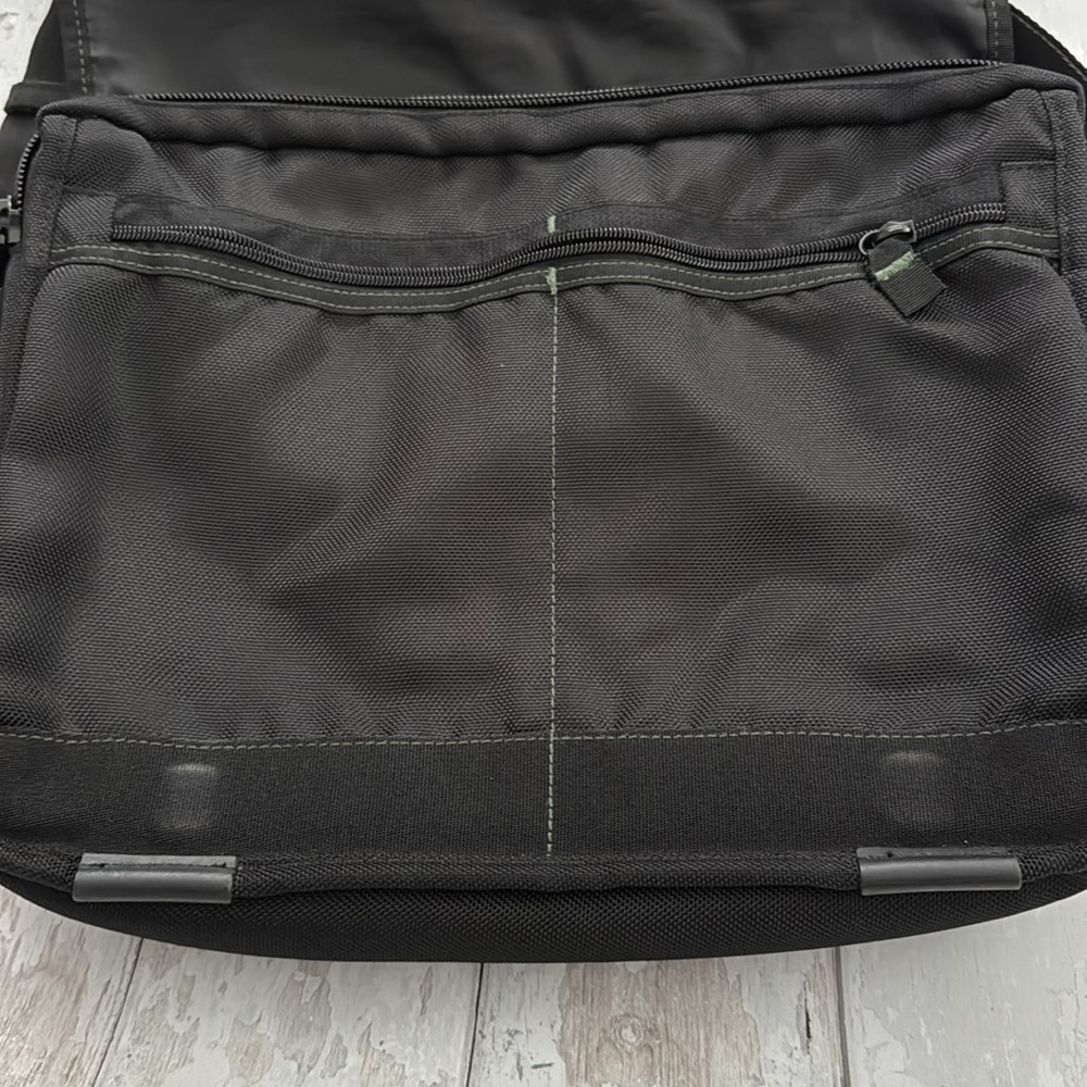 Targus Computer Bag. Black. Approximately 13x15x2… - image 2